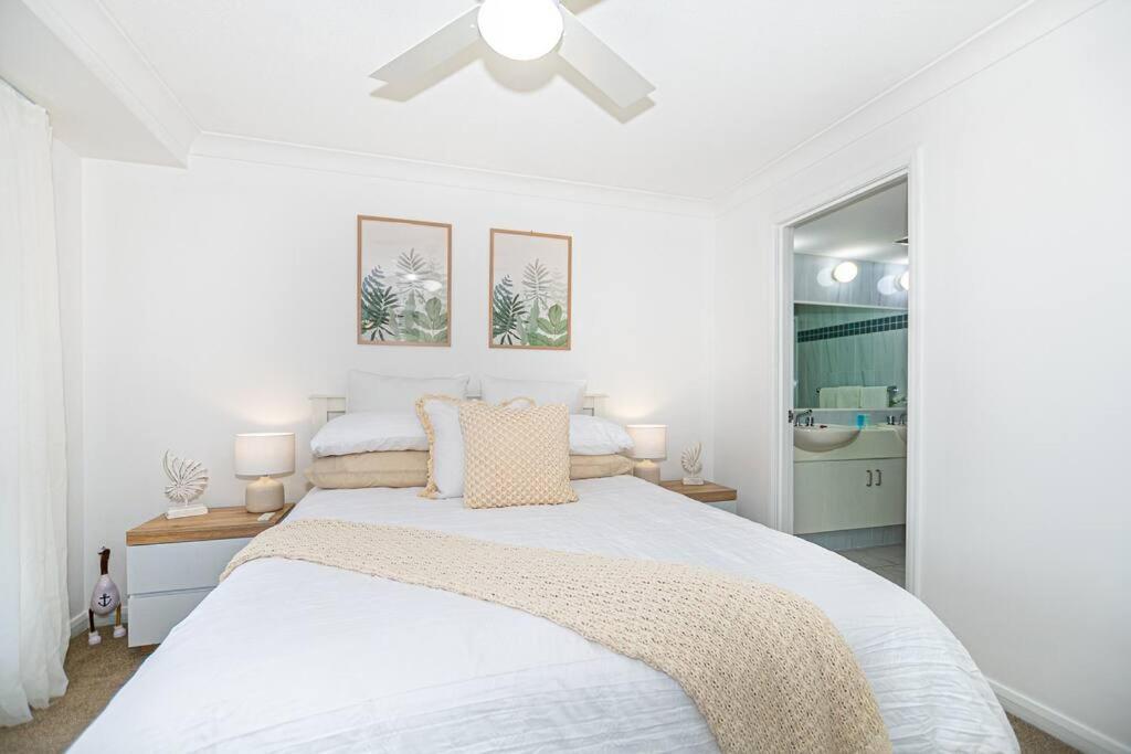 Broadbeach Victoria Square Gold Coast Extérieur photo