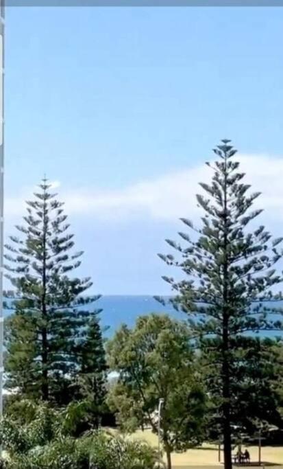 Broadbeach Victoria Square Gold Coast Extérieur photo